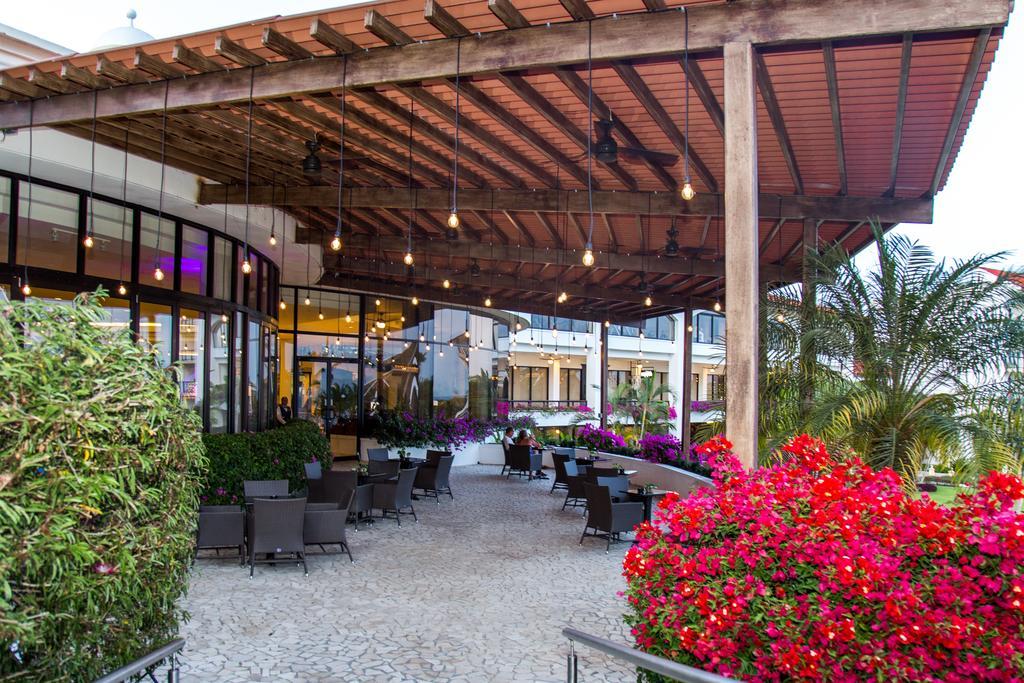 Resort Dreams Playa Bonita